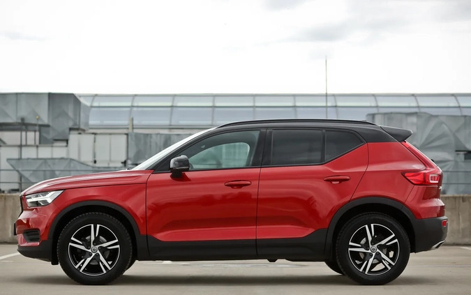 Volvo XC 40 cena 111900 przebieg: 124636, rok produkcji 2019 z Halinów małe 781